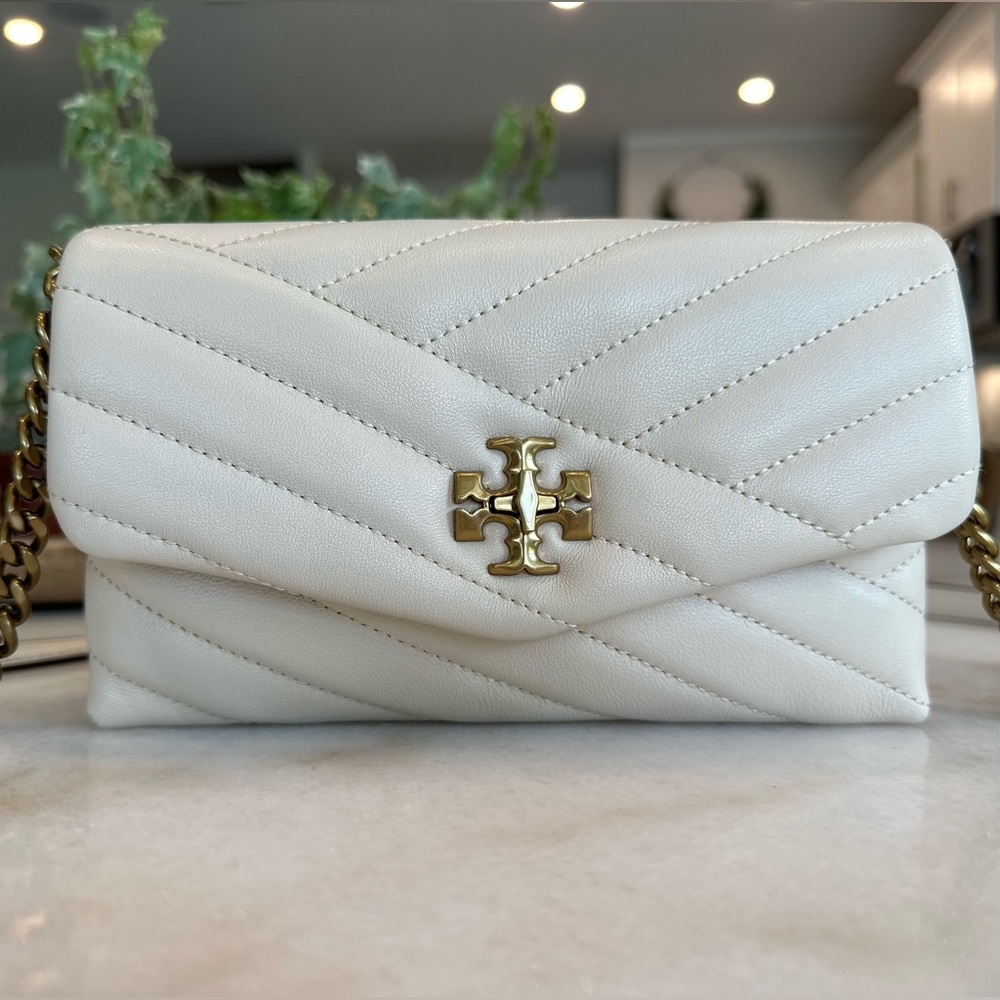 KIRA CHEVRON CHAIN WALLET cream crossbody luxury bag leather